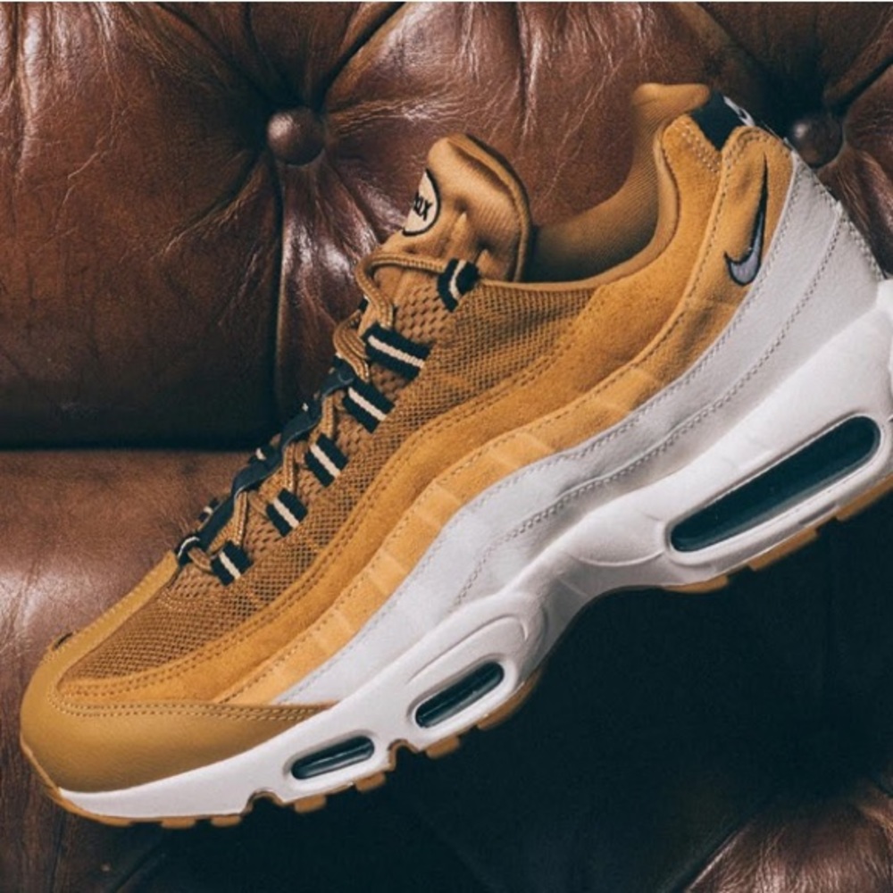 NIKE AIR MAX 95 ESSENTIAL WHEAT GOLD
